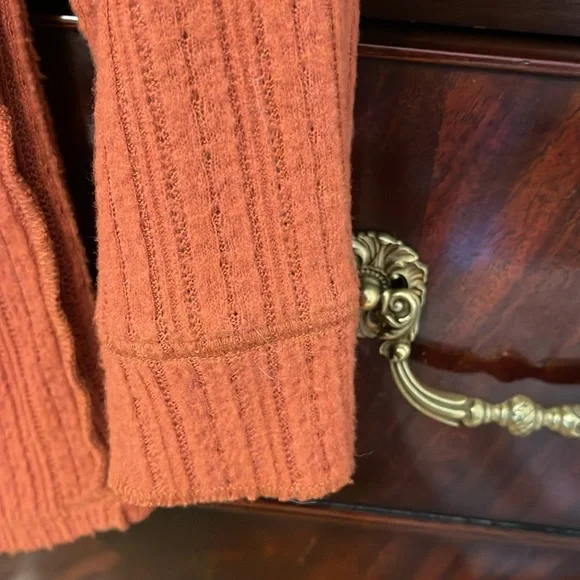 Free people, extra large top, burnt orange - Picture 4 of 9